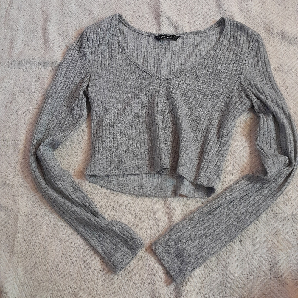 Shein long sleeve gray crop top women's v neck